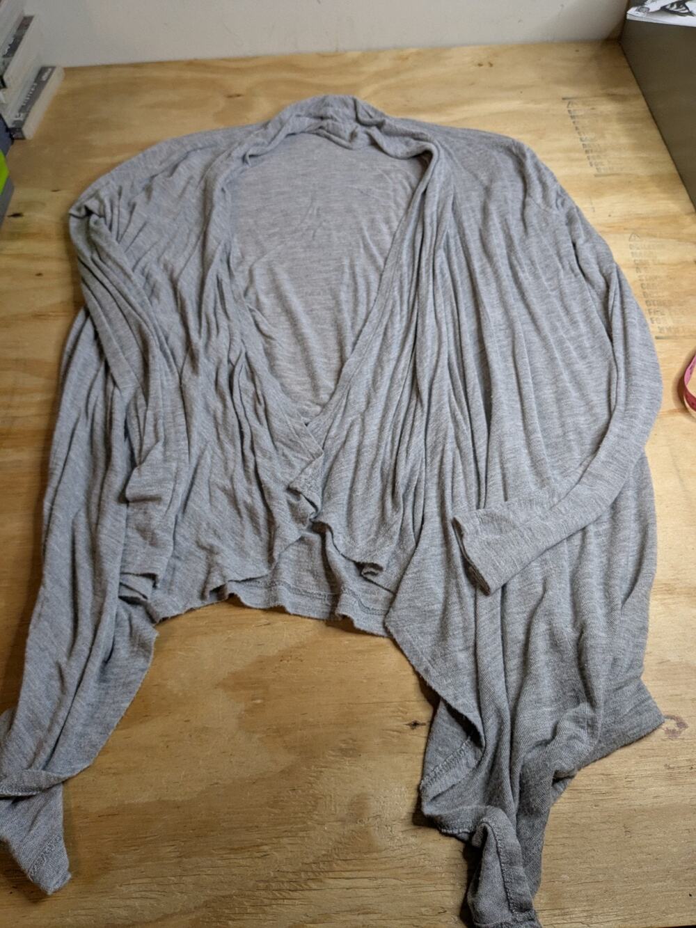 Forever 21 Women's Cardigan Sz Medium Gray Long Sleeve Jacket Cover Up Sweater